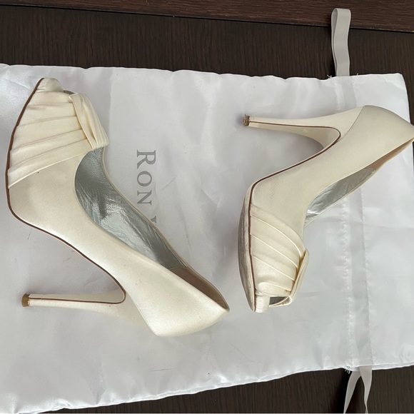Satin cream coloured Pumps - Ron White - size 8 - Picture 3 of 7